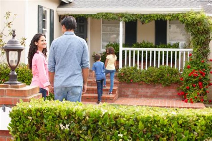 Do you have to pay title insurance again when refinancing?
