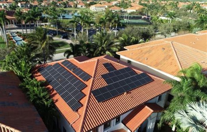 Does Florida offer incentives for solar panels?