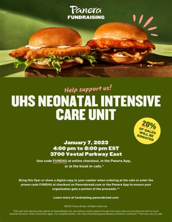 Does Panera Bread offer health insurance to employees?