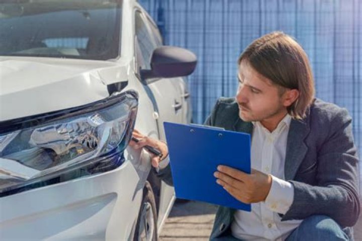 How long does an insurance company have to settle a claim in Arizona?