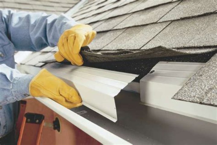 Should gutter cleaners be bonded?