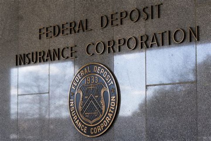 What did the Federal Deposit Insurance Corporation Act do?