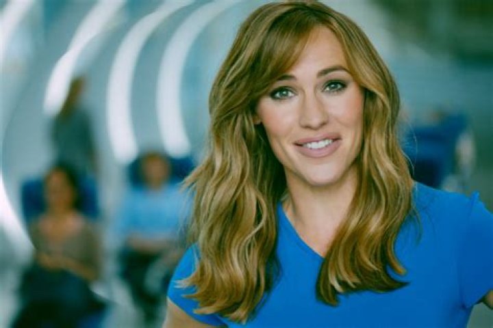 Who is the actress in the green commercial?